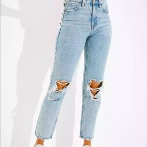 AE Classic Mom Jean